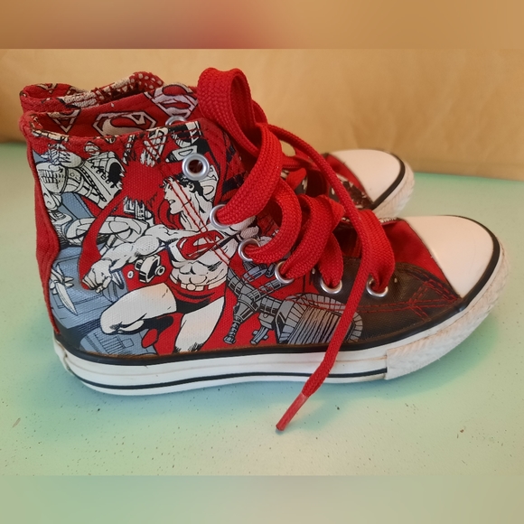 Converse X Chuck Taylor All Star Superman DC Comics Hi-Top Shoes Youth 13 - Picture 3 of 13